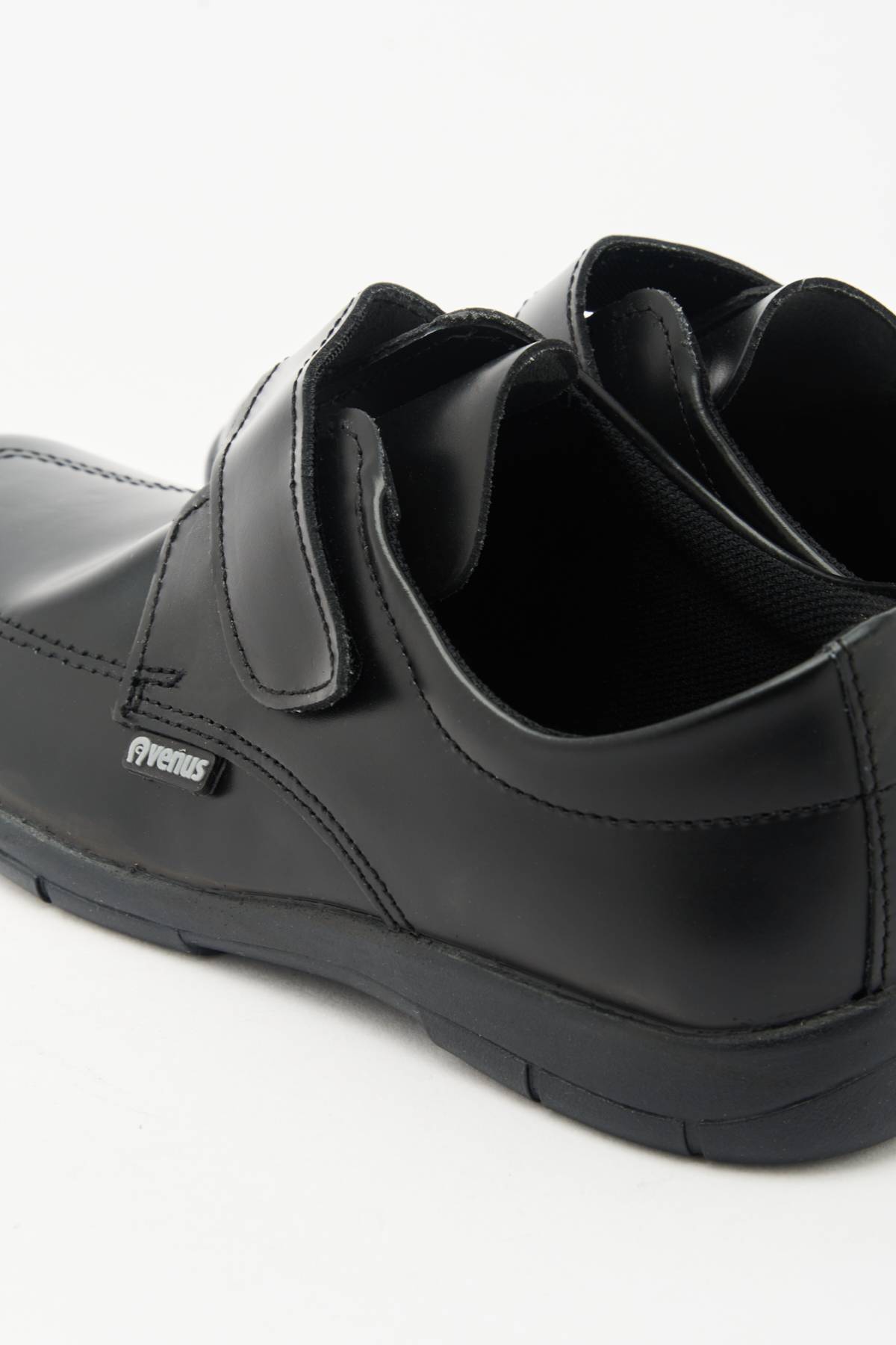 Mocassins Primigi Femme Velcro Marron – Taille 39 (US 9) – Similicuir – État Correct