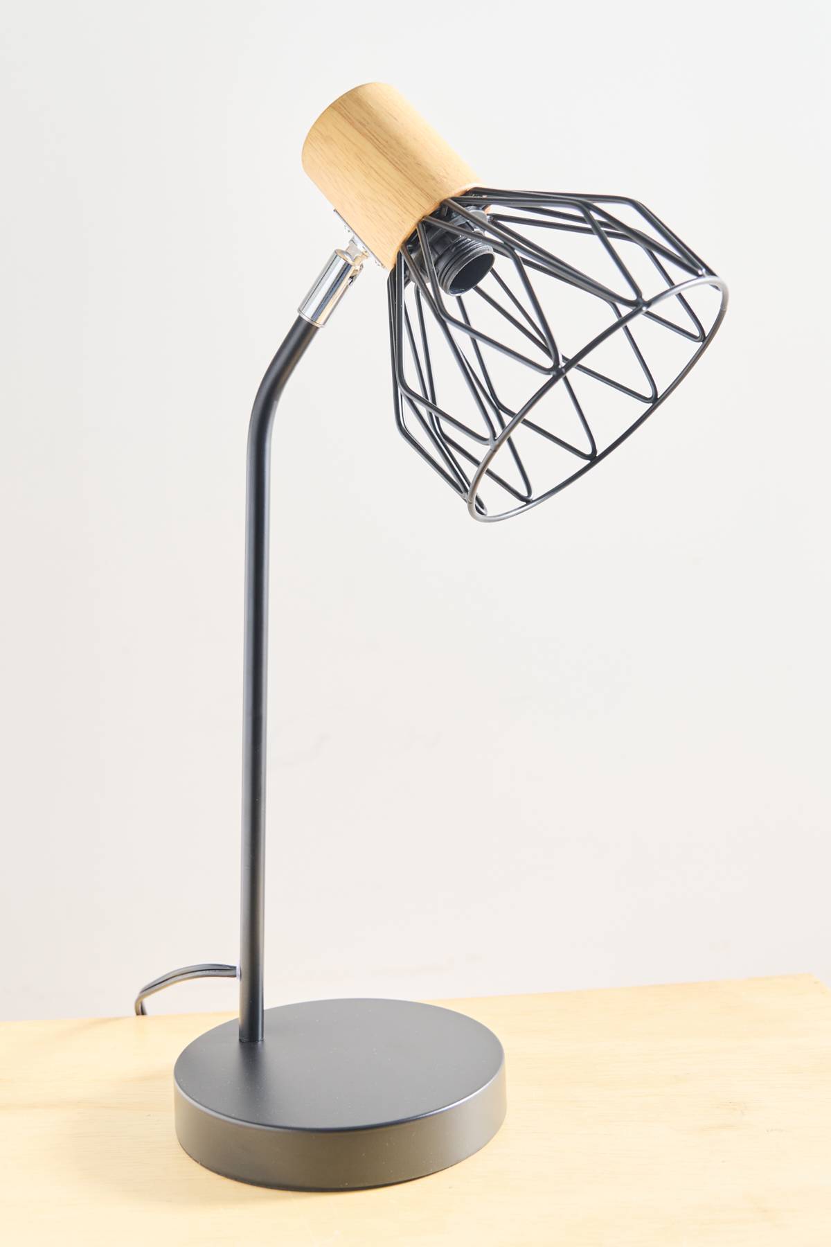 Lámpara de Mesa Concepts | Deprati Tienda Online