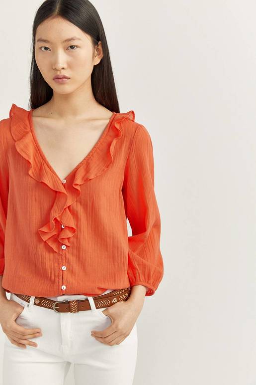 Blusa con vuelos frontales new arrivals