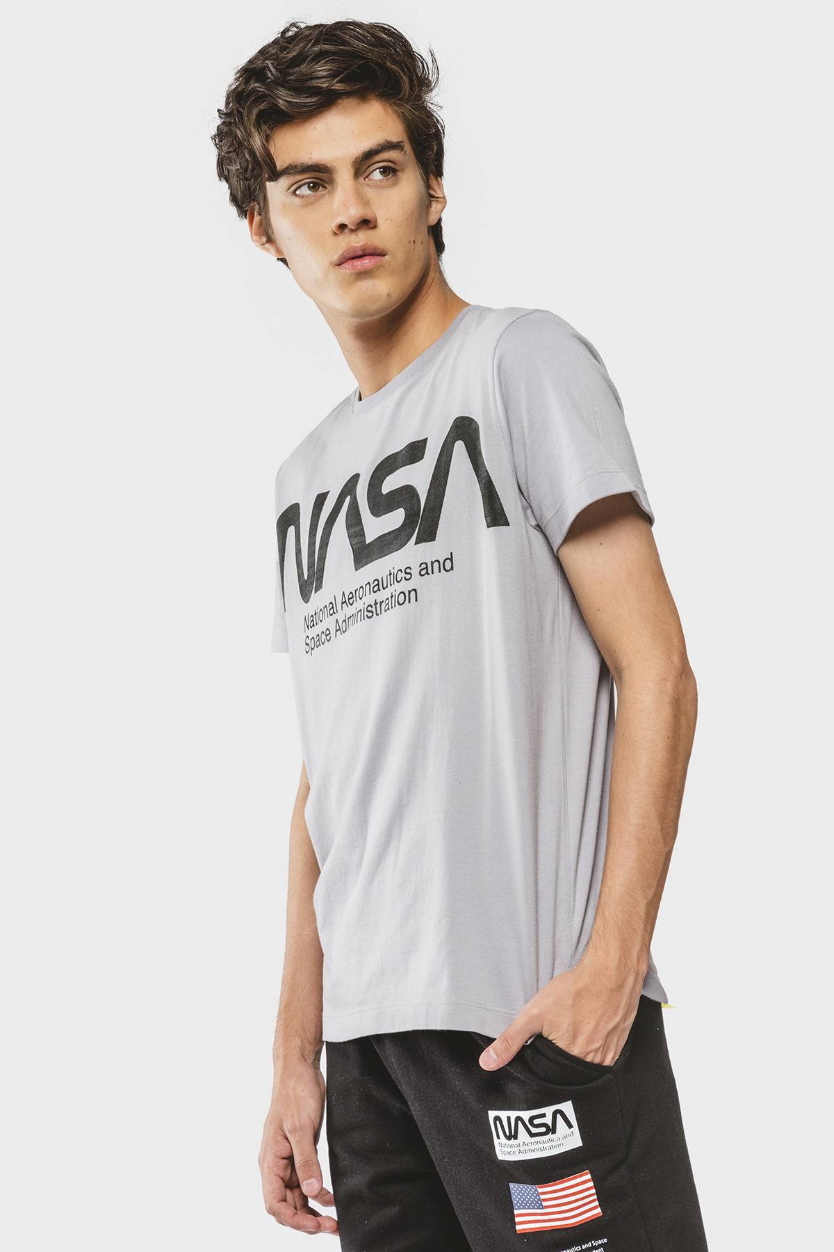 Camiseta nasa store pull and bear