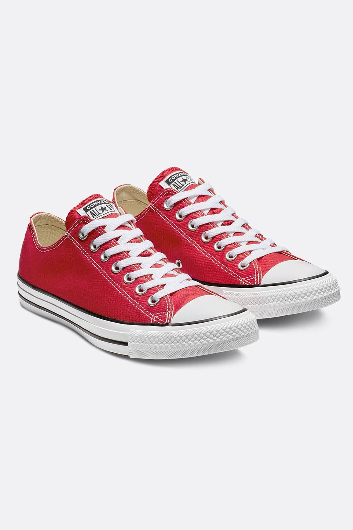 Converse rojos hombre sale