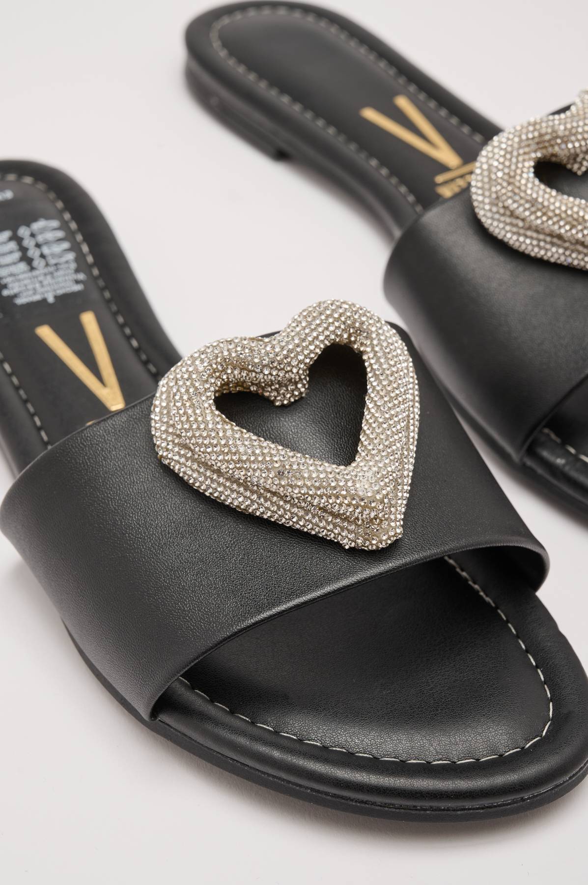 Vizzano Flats De Marca Sandalia Flat Con Corazón Vizzano Deprati