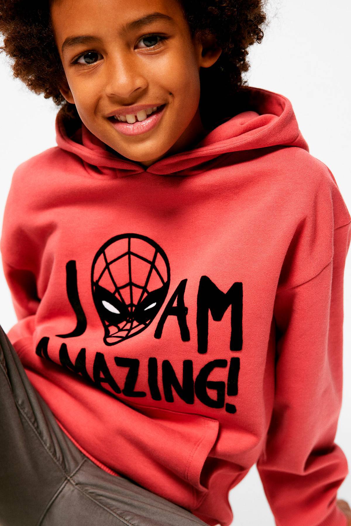 Spiderman con online sudadera