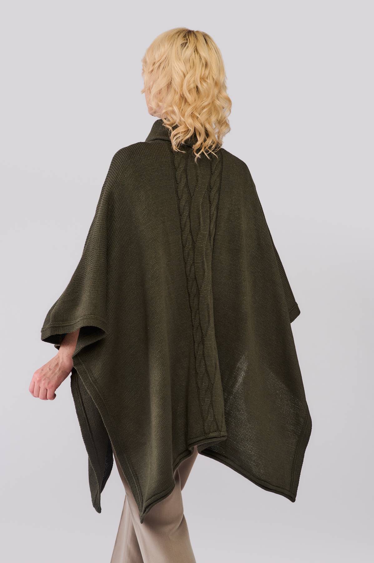 Poncho cuello alto beige main image 1