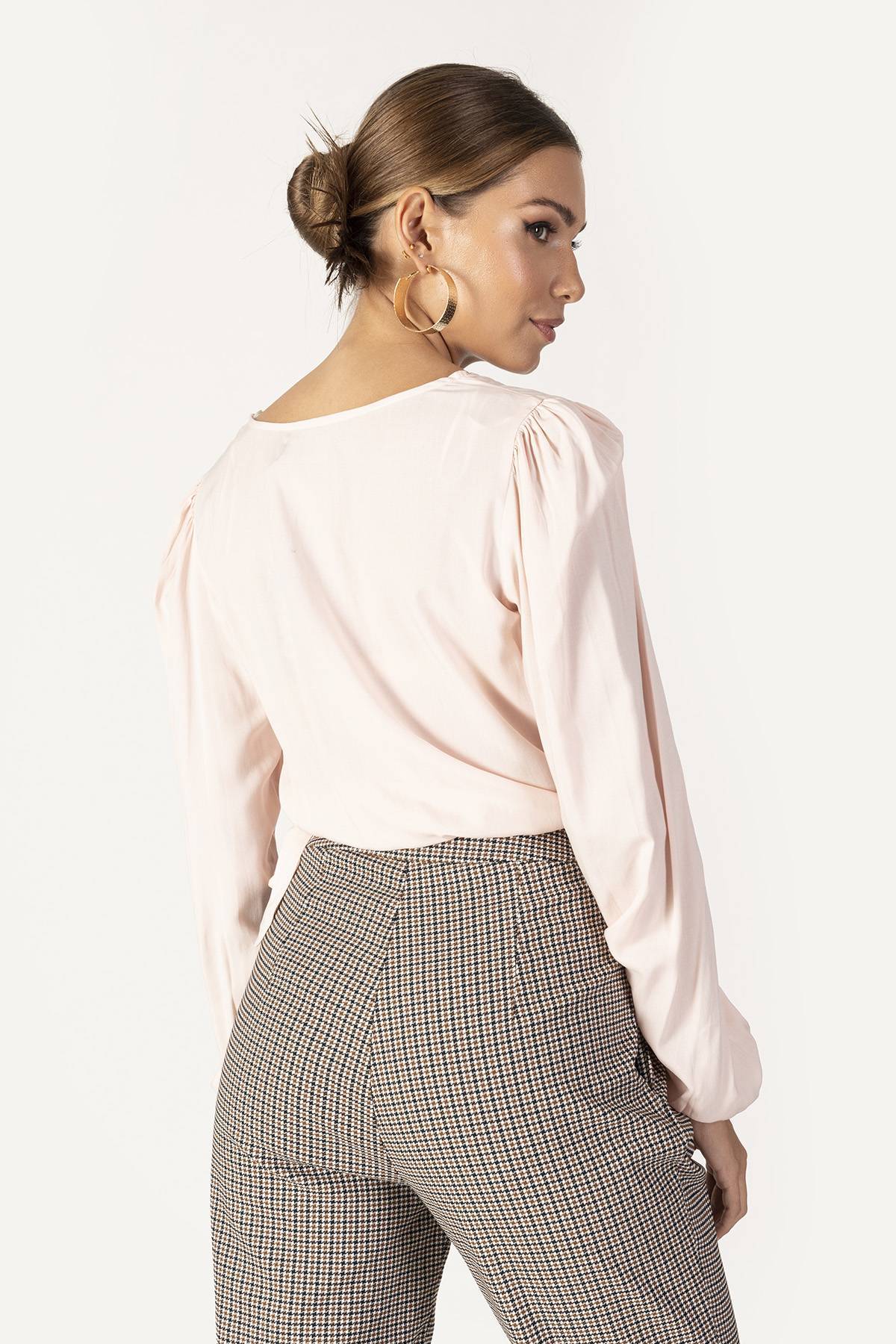 Blusa blanca moño main image 1