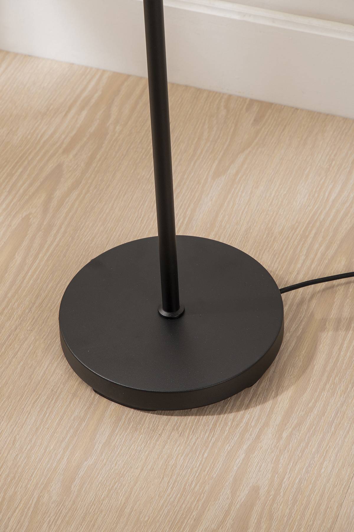 Lámpara de Metal Pedestal De Prati Tienda Online